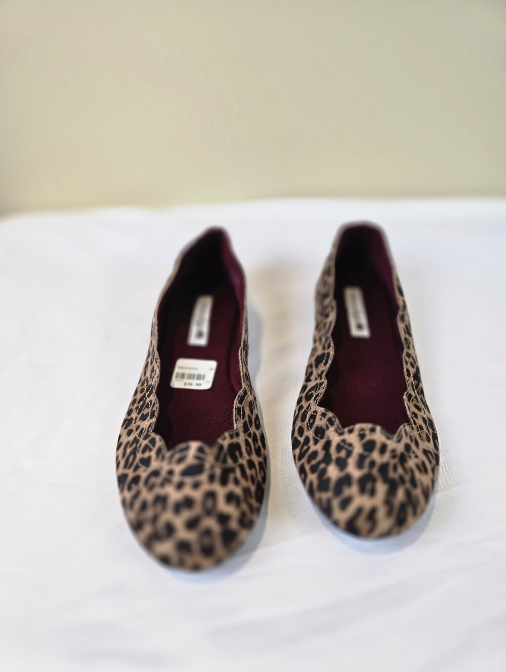 NWT Leopard Cheetah Animal Print Scalloped Ballet Flats Faux Suede